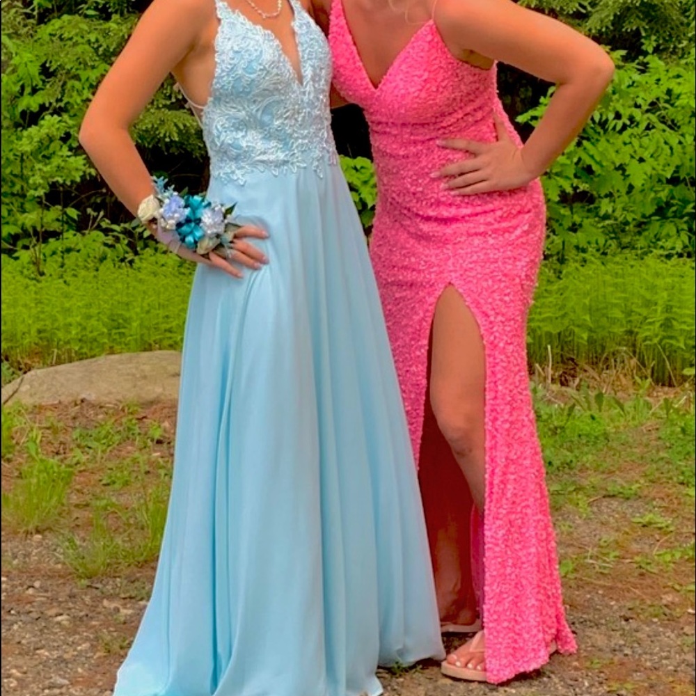 It is a size 4 but altered more as a 2-3
